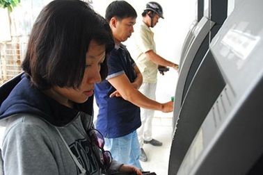 Lại lo ATM tăng phí