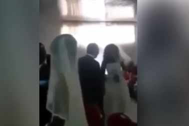 Clip chú rể bị bồ đến quậy tung đám cưới