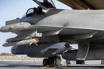 Tên lửa Ukraine tập kích tuyến đường sắt Crimea, Nga dồn dập đáp trả