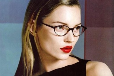 Kính Ralph Vaessen - Cơn gió “độc” cho giới sành