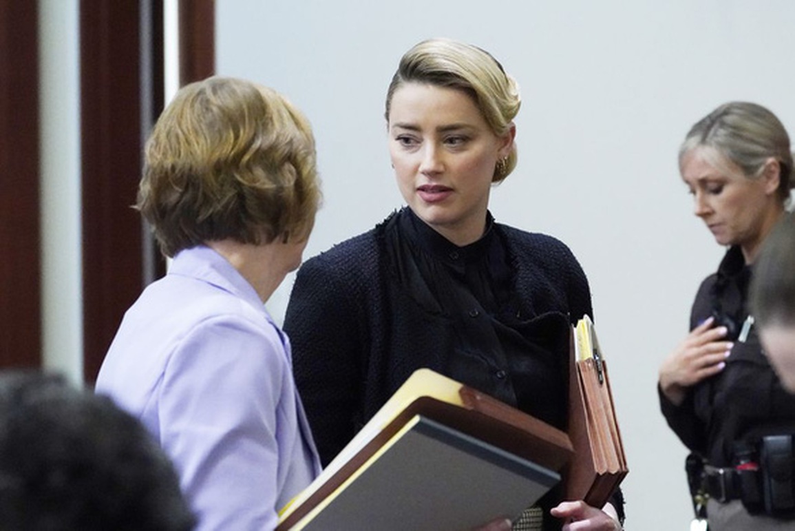 Amber Heard hời lớn khi đóng vai nạn nhân của bạo lực gia đình - 6 Amber Heard hời lớn khi đóng vai nạn nhân của bạo lực gia đình - 6