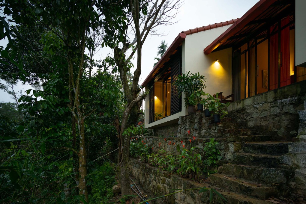 Con trai xây tặng bố mẹ căn nhà trên đồi đẹp như homestay ở Quảng Nam - 5 Con trai xây tặng bố mẹ căn nhà trên đồi đẹp như homestay ở Quảng Nam - 5