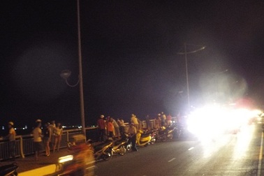 Thiếu nữ 17 tuổi nhảy cầu tự vẫn vì buồn chuyện tình cảm