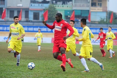 Thưởng Tết với cầu thủ Việt: Mỗi nhà mỗi cảnh