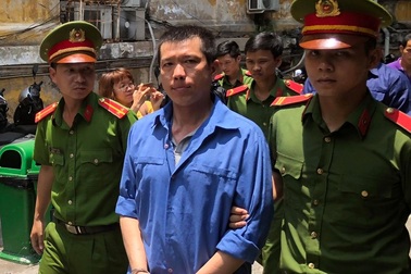 Trích xuất nguyên cảnh sát giao thông tới phiên tòa xét xử vụ “logo xe vua”