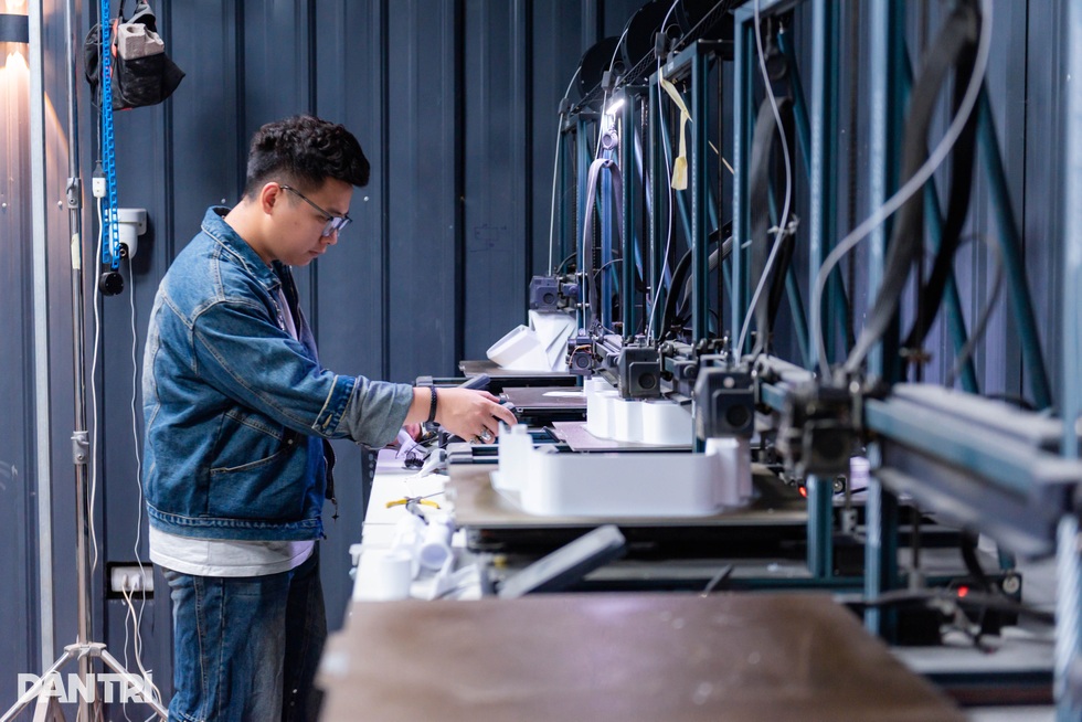 Loạt công nghệ tạo nên siêu nhân đầu tiên nói tiếng Việt, đi đám cưới - 11 Loạt công nghệ tạo nên siêu nhân đầu tiên nói tiếng Việt, đi đám cưới - 11