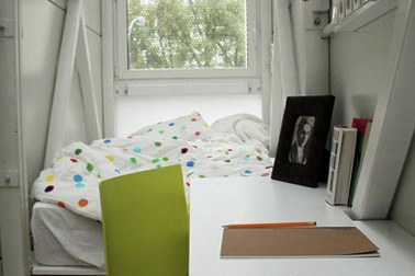 Bên trong ngôi nhà mỏng nhất thế giới