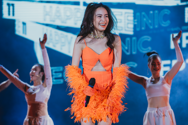 18.000 sinh viên Hà Nội "quẩy" hết mình với Đen Vâu, Hoàng Thùy Linh