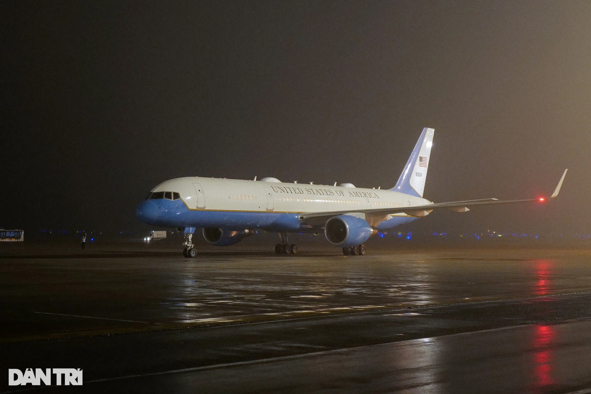 Chuyên cơ Air Force 2 hạ cánh tại Nội Bài đưa Ngoại trưởng Mỹ tới Hà Nội - 1 Chuyên cơ Air Force 2 hạ cánh tại Nội Bài đưa Ngoại trưởng Mỹ tới Hà Nội - 1