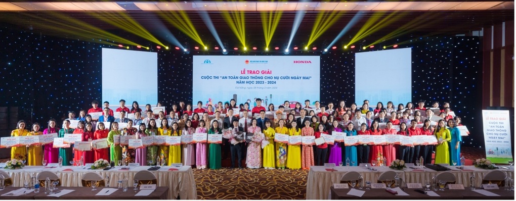 Tổng kết chương trình giáo dục An toàn giao thông năm học 2023-2024 - 1 Tổng kết chương trình giáo dục An toàn giao thông năm học 2023-2024 - 1