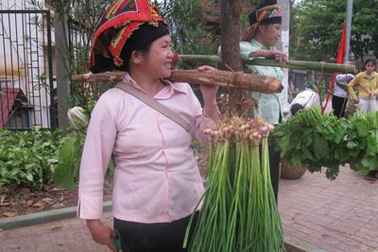 Nét đẹp chợ người Thái trong lòng thành phố