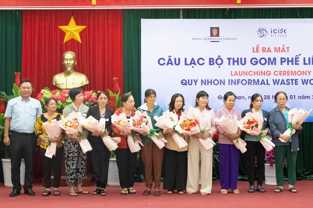 Câu lạc bộ thu gom phế liệu tạo sinh kế giúp người lao động - 1 Câu lạc bộ thu gom phế liệu tạo sinh kế giúp người lao động - 1