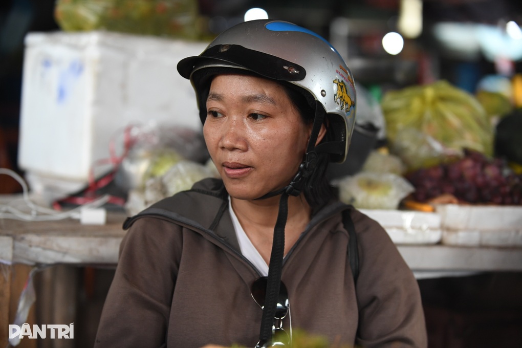 Vụ xe tải lao vào chợ: Chồng đau đớn chứng kiến vợ mang bầu 8 tháng tử nạn - 3