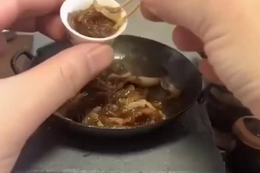 Độc đáo quá trình chế biến những món ăn tí hon