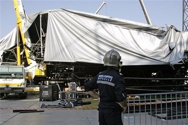 Thêm một người chết trong vụ sập sân khấu của Madonna