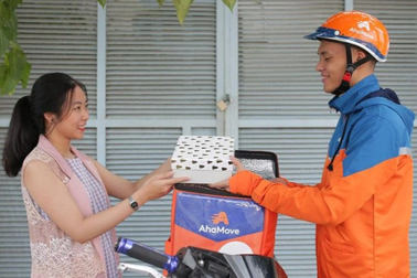 Khó tìm shipper vận chuyển nội thành, phí ship tăng ngày cận Tết