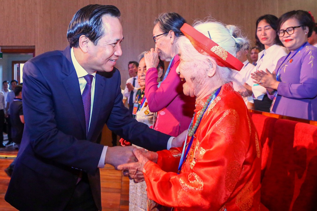 Thủ tướng: Chăm lo người có công với trách nhiệm lớn, nghĩa tình sâu nặng - 3 Thủ tướng: Chăm lo người có công với trách nhiệm lớn, nghĩa tình sâu nặng - 3