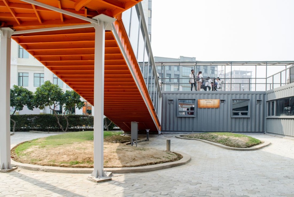 Quán cà phê container độc nhất vô nhị trong khuôn viên trường đại học - 7 Quán cà phê container độc nhất vô nhị trong khuôn viên trường đại học - 7