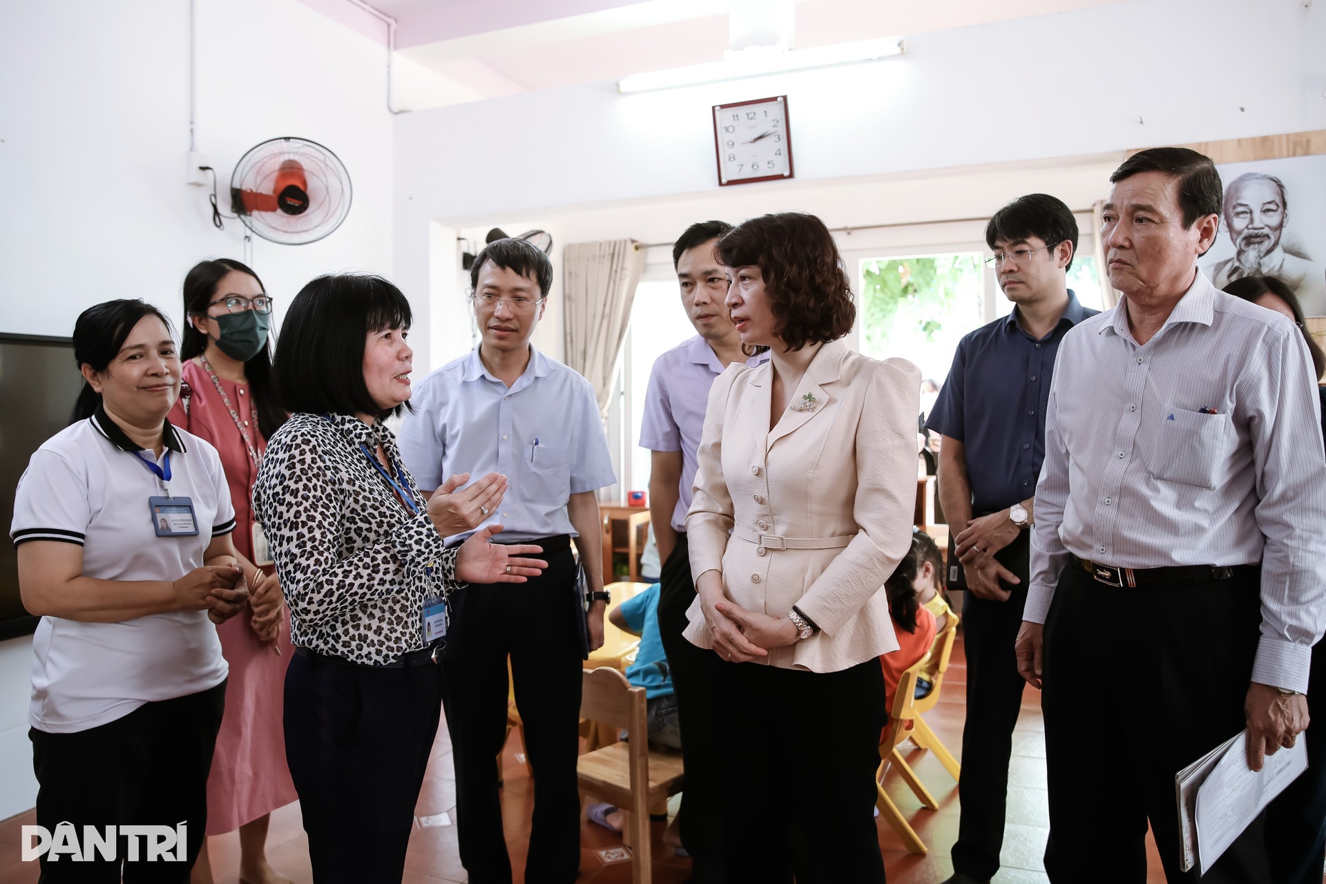 Thứ trưởng Bộ Y tế vào Nam thị sát dịch tay chân miệng - 1 Thứ trưởng Bộ Y tế vào Nam thị sát dịch tay chân miệng - 1