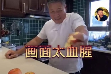 Bàn tay cứng như thép, võ sư Thái Cực Quyền bóp nát 4 quả táo