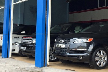 Ô tô cũ ế ấm, dân buôn ồ ạt "tháo chạy"