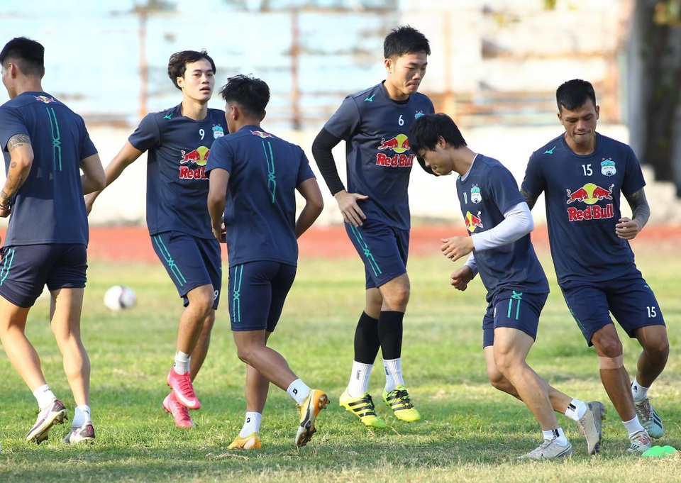 Lương Xuân Trường vẫn tập cùng HA Gia Lai trước ngày ăn hỏi - 2 Lương Xuân Trường vẫn tập cùng HA Gia Lai trước ngày ăn hỏi - 2