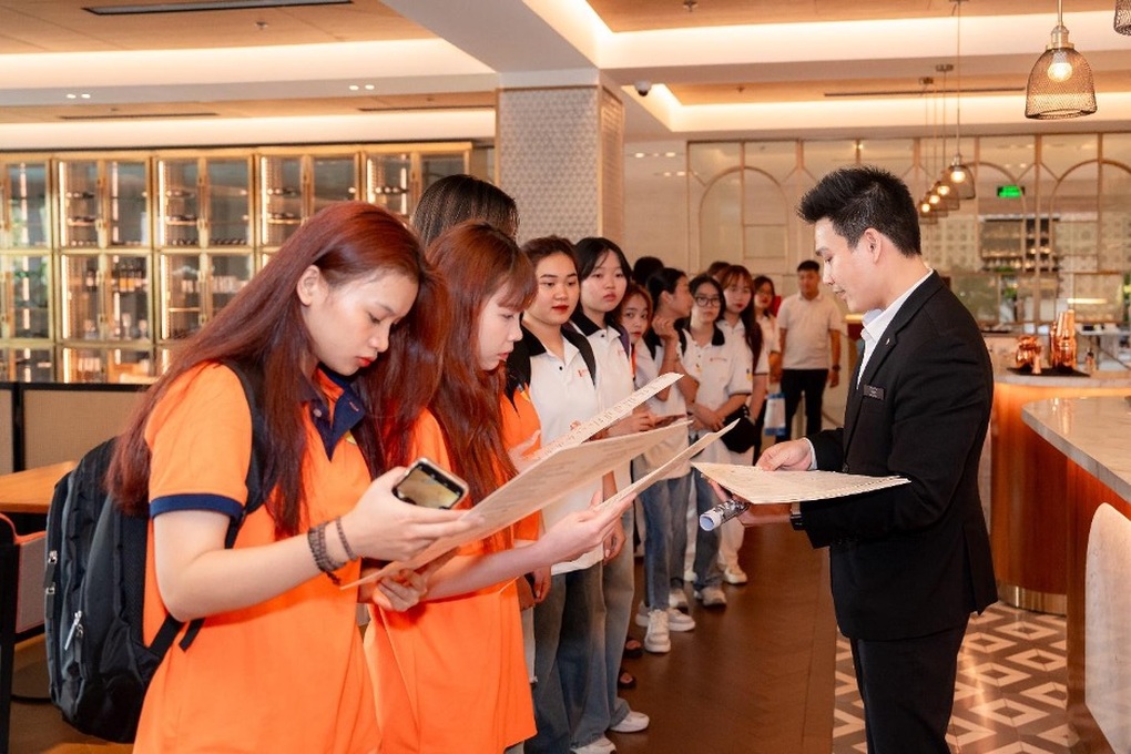 Trở thành nhân sự theo chuẩn Hàn Quốc với Chương trình Việt - Hàn tại HUTECH - 6 Trở thành nhân sự theo chuẩn Hàn Quốc với Chương trình Việt - Hàn tại HUTECH - 6