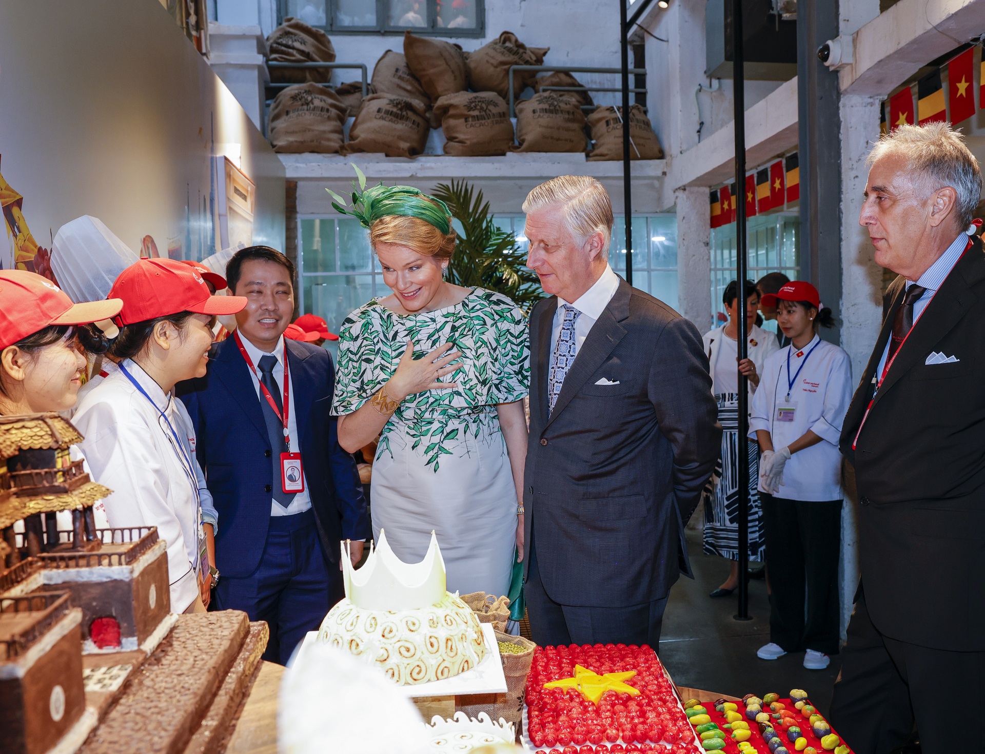 Nhà vua Bỉ cùng Hoàng hậu ghé thăm trường dạy nghề bánh miễn phí ở TPHCM - 4 Nhà vua Bỉ cùng Hoàng hậu ghé thăm trường dạy nghề bánh miễn phí ở TPHCM - 4