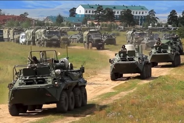 Binh sĩ, khí tài quân sự Nga dồn dập đổ về cuộc tập trận lớn nhất lịch sử