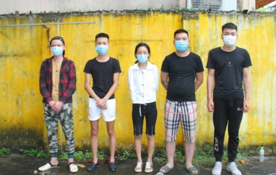 Cần nghiêm trị những kẻ đưa người vượt biên trái phép vào Việt Nam! - 1 Cần nghiêm trị những kẻ đưa người vượt biên trái phép vào Việt Nam! - 1