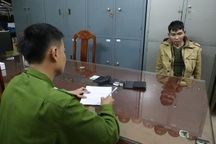 Bắt 2 bố con buôn ma túy, tàng trữ nhiều vũ khí nóng