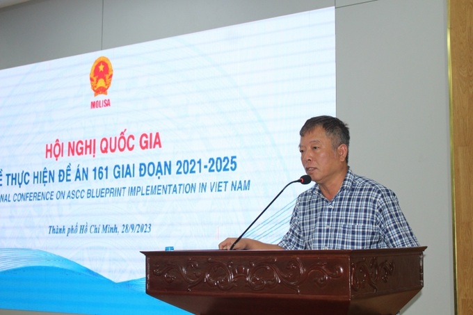 Ông Vũ Hồ, Vụ trưởng Vụ ASEAN, Bộ Ngoại giao, Quyền Trưởng Nhóm Quan chức cao cấp ASEAN (SOM) của Việt Nam phát biểu tại Hội nghị.