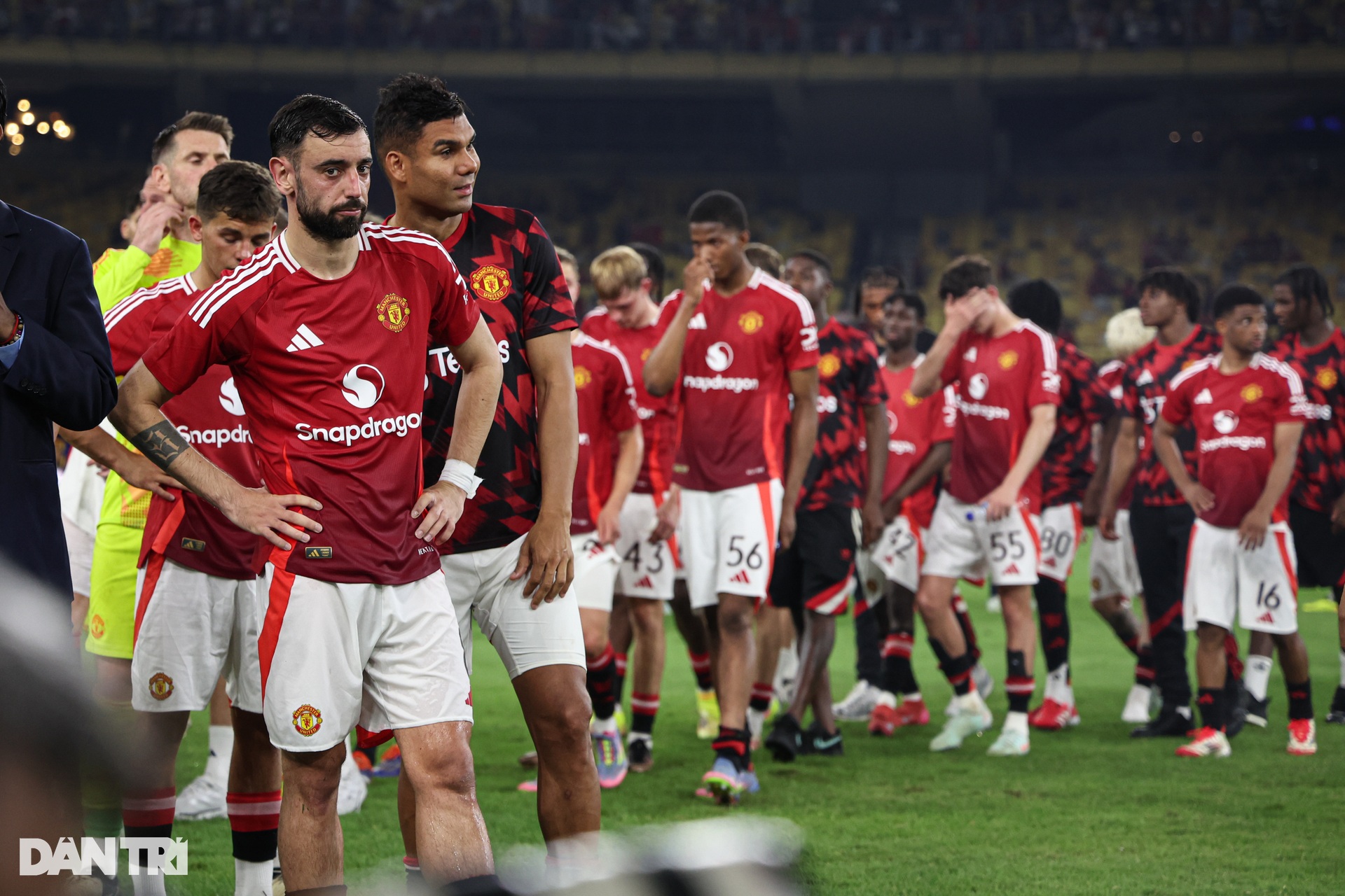 Cảm xúc trái ngược của dàn sao Man Utd sau thất bại ở Malaysia - 5 Cảm xúc trái ngược của dàn sao Man Utd sau thất bại ở Malaysia - 5