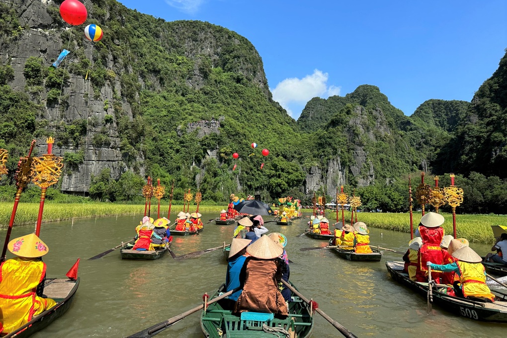 Sắc vàng Tam Cốc - Tràng An say đắm lòng du khách - 5 Sắc vàng Tam Cốc - Tràng An say đắm lòng du khách - 5