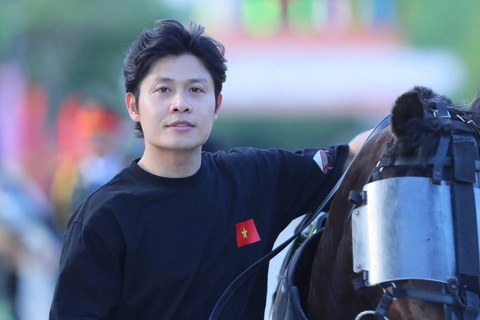 "Cha đẻ" ca khúc 2 tỷ lượt xem: Sở hữu nhiều bài hit, giàu có cỡ nào?