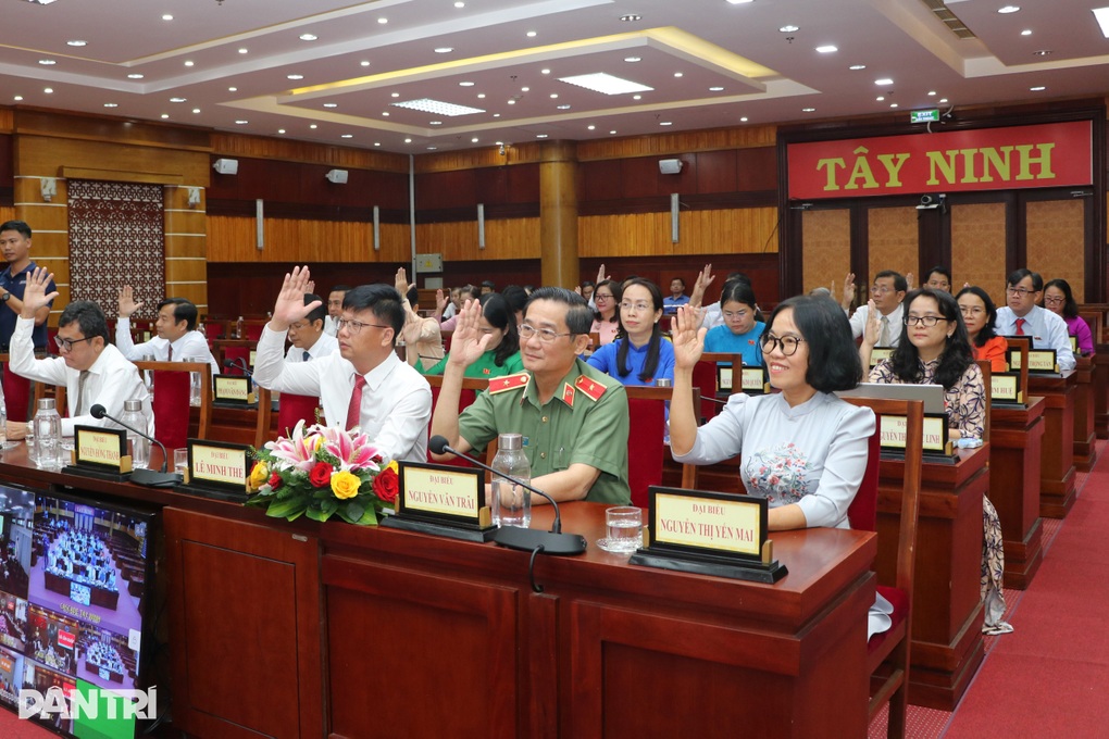 Tây Ninh hỗ trợ người ngoài biên chế bị ảnh hưởng bởi sắp xếp bộ máy - 2 Tây Ninh hỗ trợ người ngoài biên chế bị ảnh hưởng bởi sắp xếp bộ máy - 2