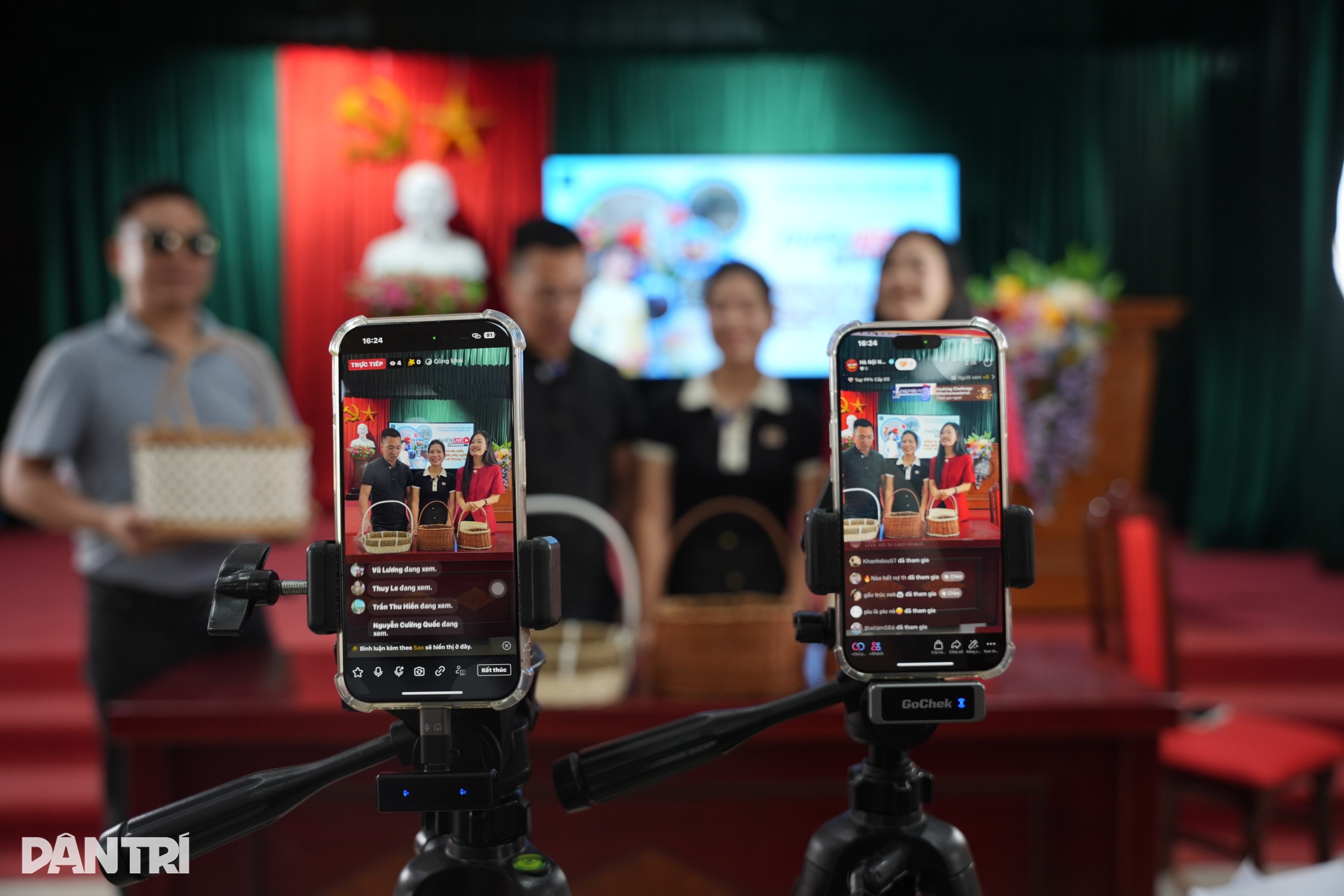 Về nơi cả làng học livestream, nghệ nhân U70 dùng AI quảng cáo - 7