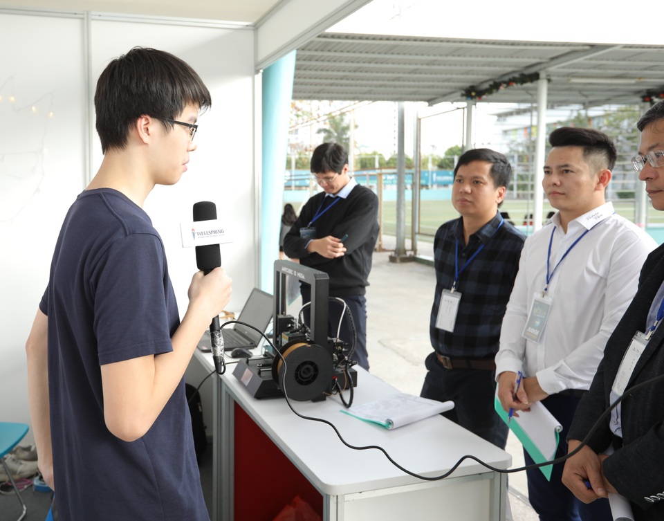 Ngạc nhiên với nhiều sản phẩm xuất sắc của học sinh tại cuộc thi Sáng tạo số - WeTech - 3 Ngạc nhiên với nhiều sản phẩm xuất sắc của học sinh tại cuộc thi Sáng tạo số - WeTech - 3