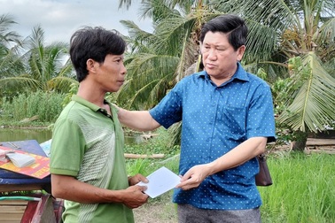 Không để người dân Cà Mau nào lâm cảnh màn trời chiếu đất