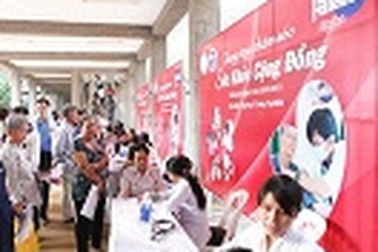 Panadol và các bác sĩ ĐHYD thắp sáng ngọn lửa yêu thương