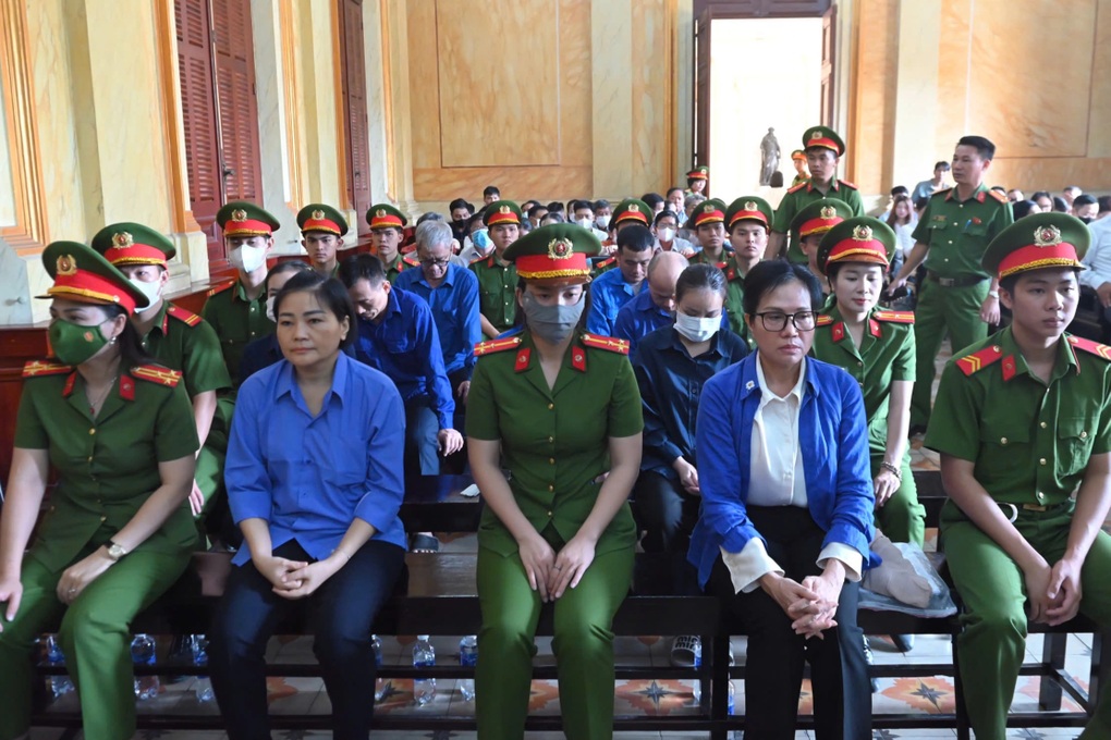 Cựu Tổng giám đốc SJC Lê Thúy Hằng lĩnh 25 năm tù - 2 Cựu Tổng giám đốc SJC Lê Thúy Hằng lĩnh 25 năm tù - 2
