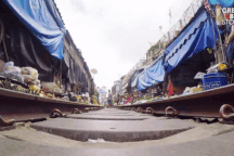 Chợ đường tàu nguy hiểm nhất ở Thái Lan