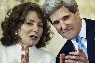 Vợ Ngoại trưởng Mỹ nhập viện trong tình trạng nguy kịch