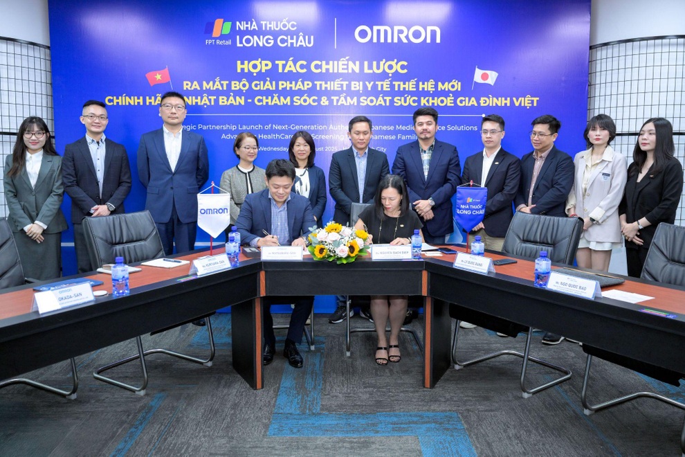 OMRON đồng hành cùng Long Châu, chăm sóc sức khỏe hàng triệu gia đình Việt - 1 OMRON đồng hành cùng Long Châu, chăm sóc sức khỏe hàng triệu gia đình Việt - 1