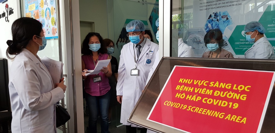 TPHCM: Sàng lọc Covid-19 tất cả những người vào bệnh viện - 2 TPHCM: Sàng lọc Covid-19 tất cả những người vào bệnh viện - 2