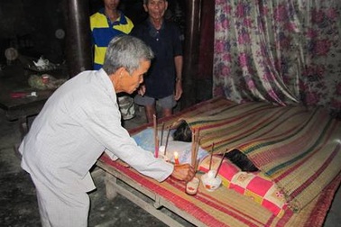 5 em nhỏ chết đuối thảm thương dưới ao