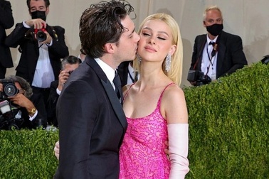 Brooklyn Beckham kể chuyện cầu hôn con gái tỷ phú