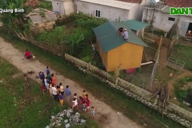 Bạn đọc Dân trí chung tay xây dựng "xóm nhà phao" vùng "rốn lũ" Quảng Bình