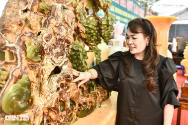 Chiêm ngưỡng cây nho từ ngọc nguyên khối "độc nhất vô nhị" ở Việt Nam