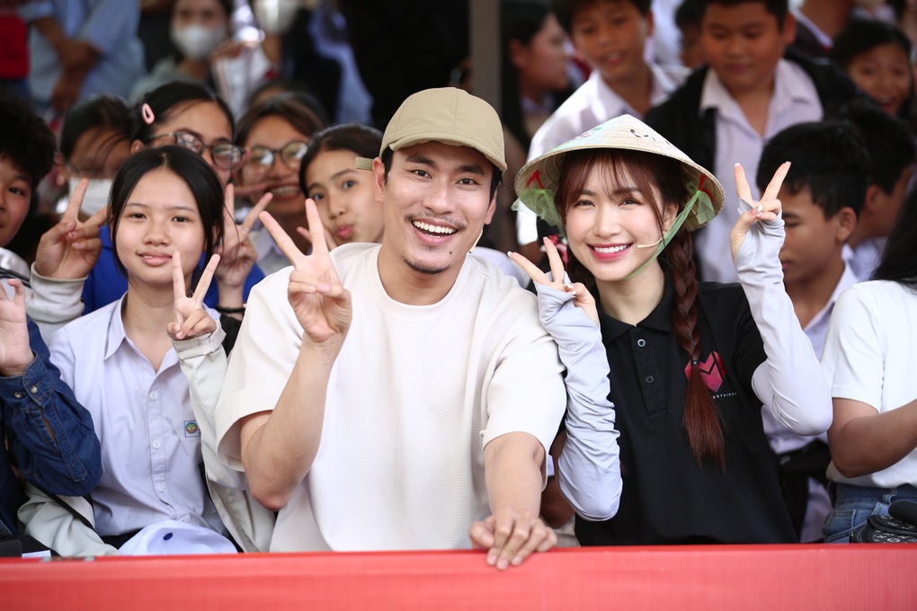 Kiều Minh Tuấn khóc nghẹn nhớ tuổi thơ mất cha - 1 Kiều Minh Tuấn khóc nghẹn nhớ tuổi thơ mất cha - 1